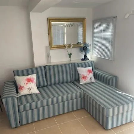 Palm 1 Bed Overlooking Golf Course *