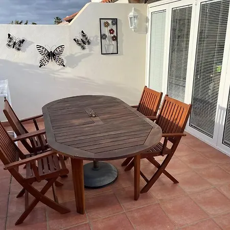 Palm 1 Bed Overlooking Golf Course Apartment *