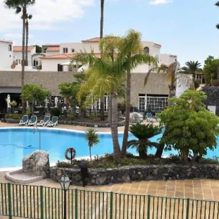 Palm 1 Bed Overlooking Golf Course Apartment