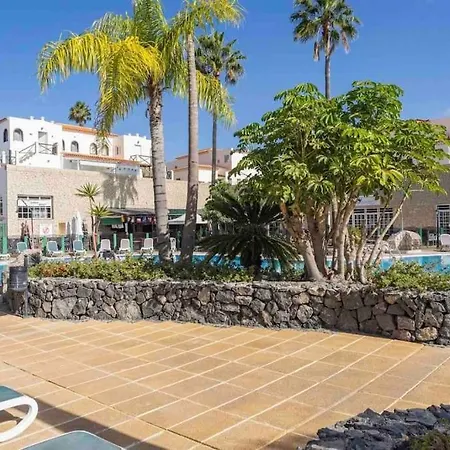 Palm 1 Bed Overlooking Golf Course
