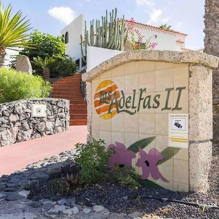 Palm 1 Bed Overlooking Golf Course Apartment *