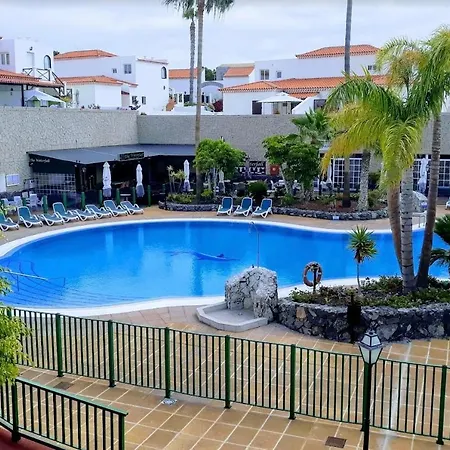 Palm 1 Bed Overlooking Golf Course